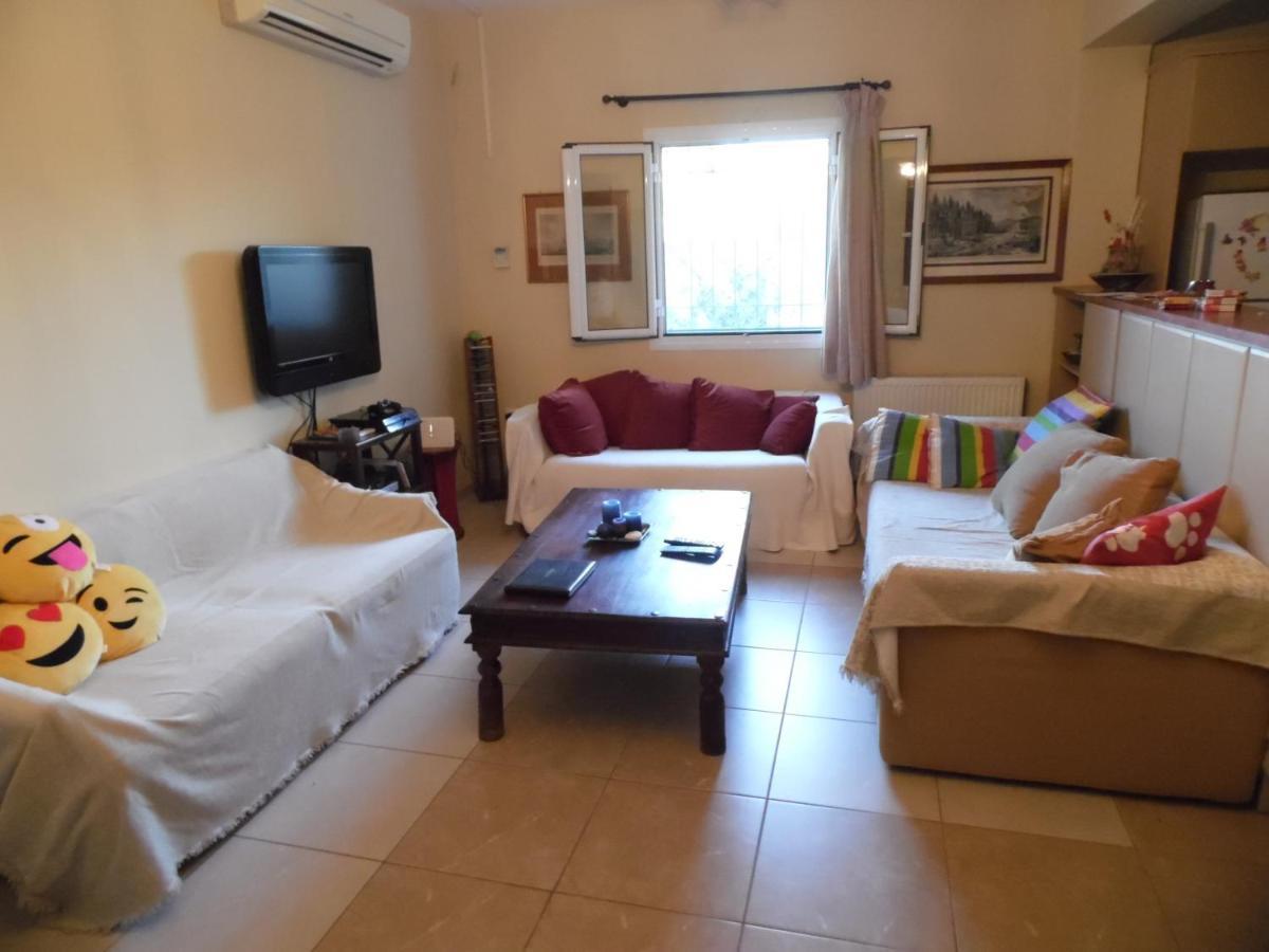 Theni Olive Grove Villa Kato Yerakarion Bagian luar foto
