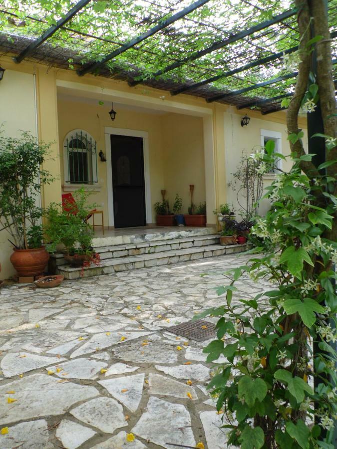 Theni Olive Grove Villa Kato Yerakarion Bagian luar foto