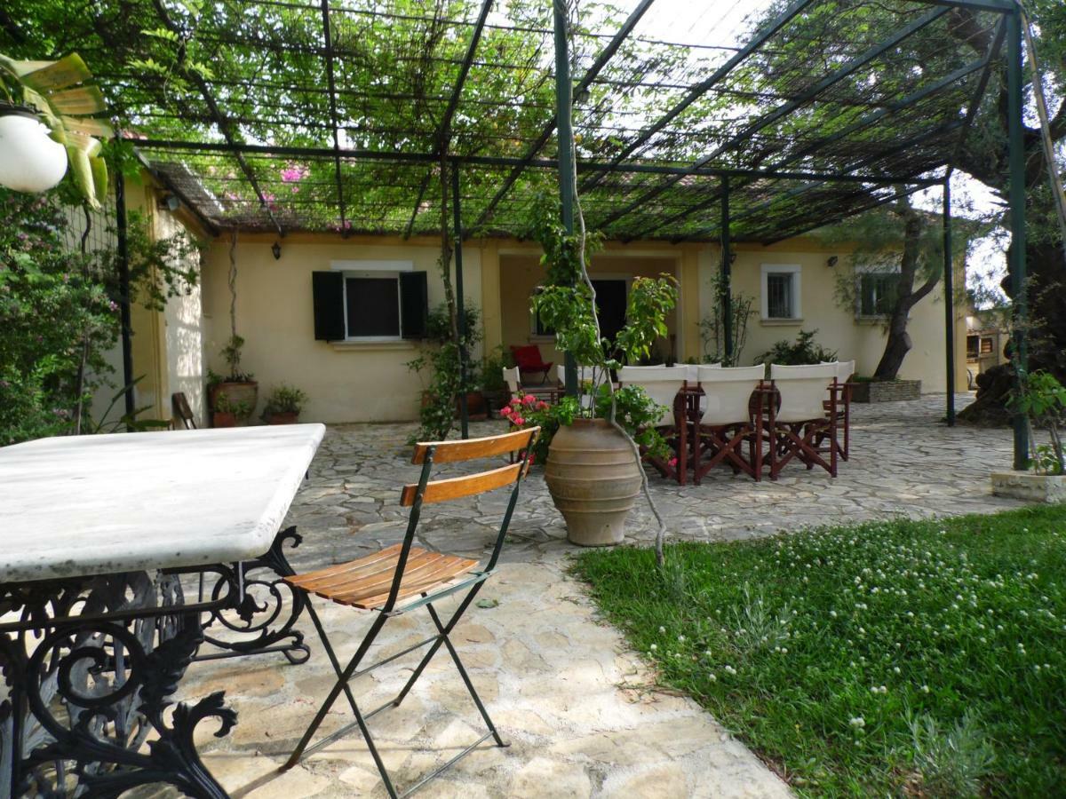Theni Olive Grove Villa Kato Yerakarion Bagian luar foto