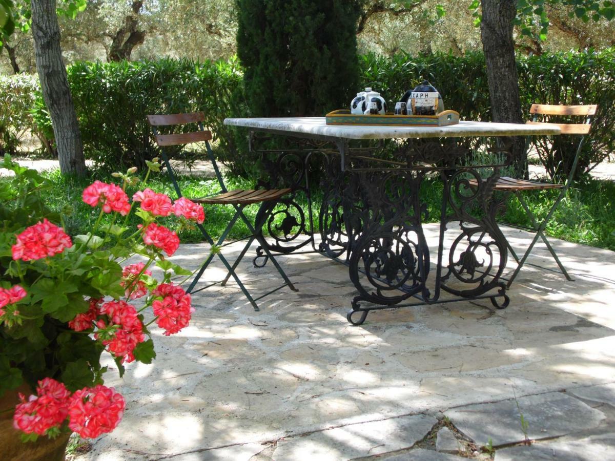 Theni Olive Grove Villa Kato Yerakarion Bagian luar foto