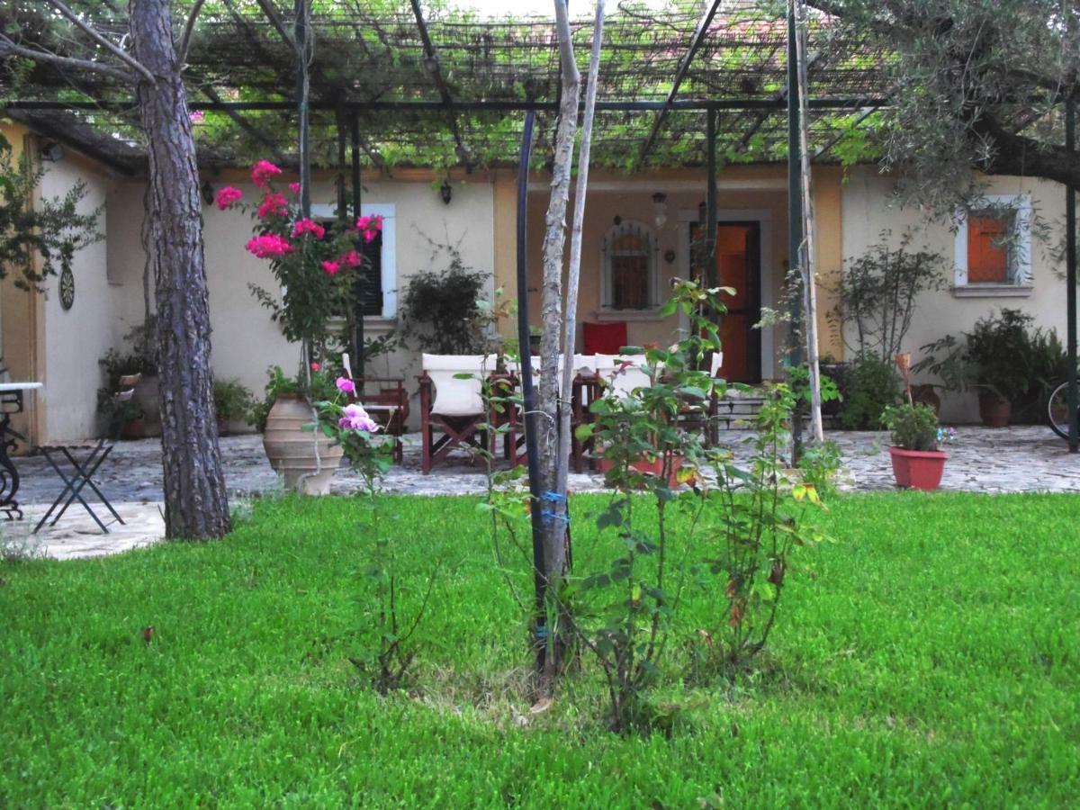 Theni Olive Grove Villa Kato Yerakarion Bagian luar foto