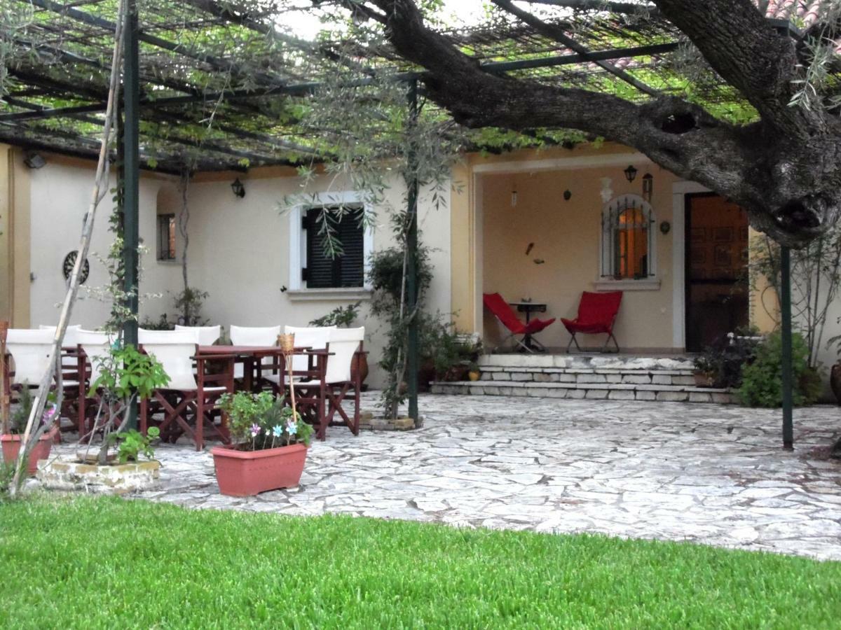 Theni Olive Grove Villa Kato Yerakarion Bagian luar foto