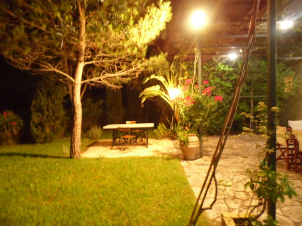 Theni Olive Grove Villa Kato Yerakarion Bagian luar foto